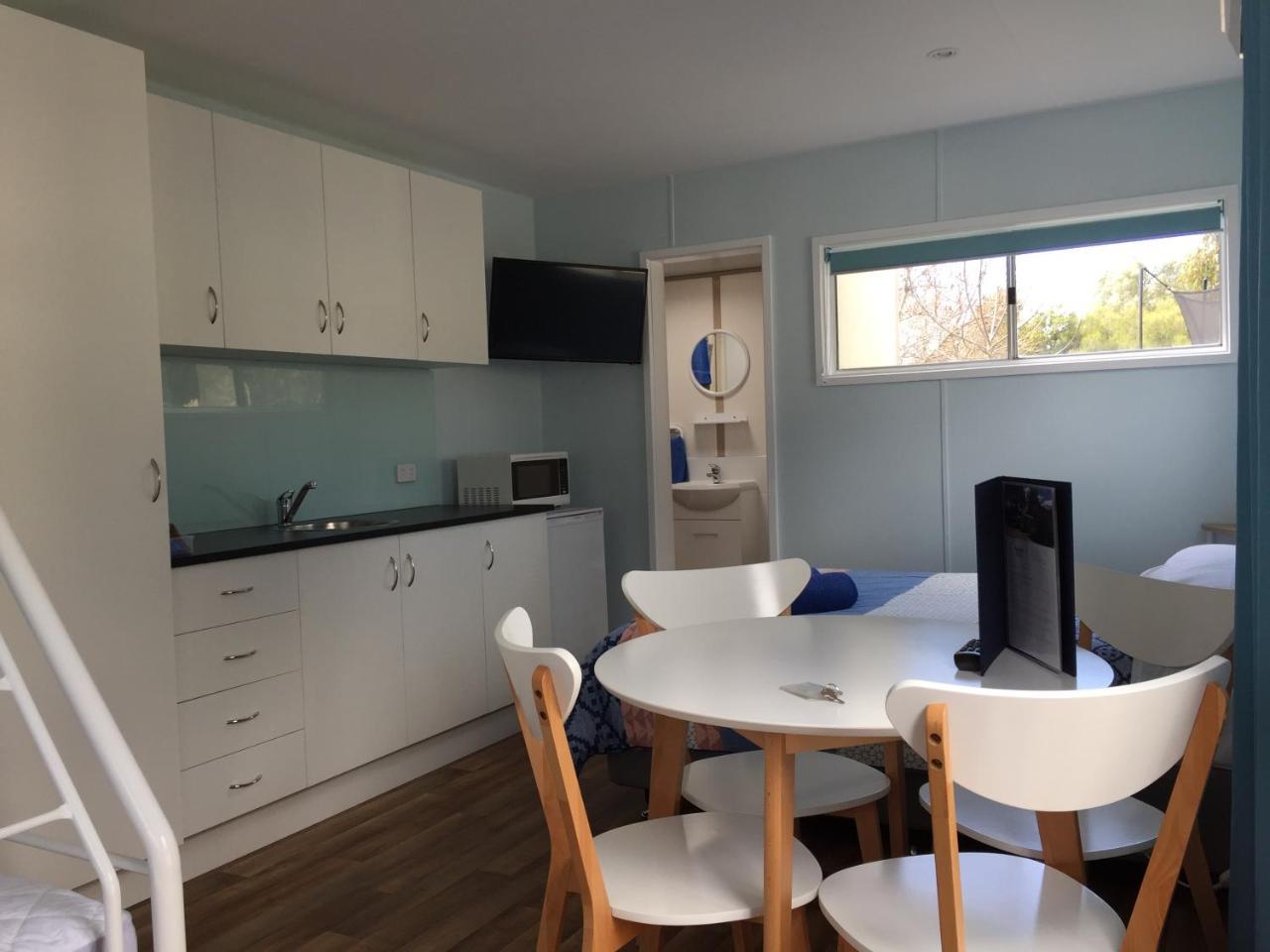 Acacia Caravan Park & Holiday Units Ararat Extérieur photo